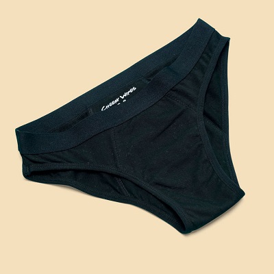 Cheeky Wipes Low-rise Period Pants, with 4 layers of protection to the front and rear waistband. Great for a first try at reusable period pants and eco-friendly period protection.